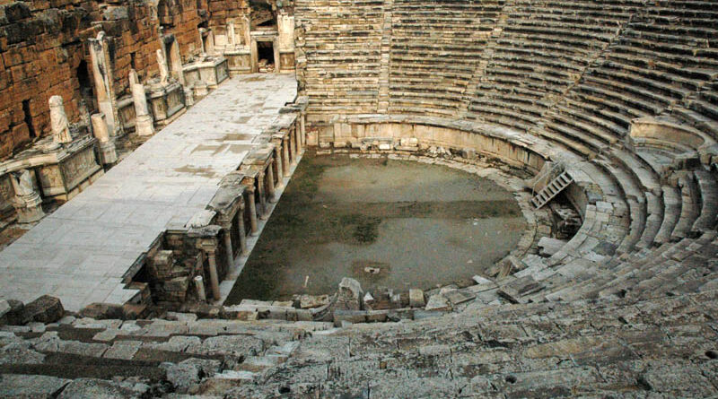 antik yunanistan tiyatro